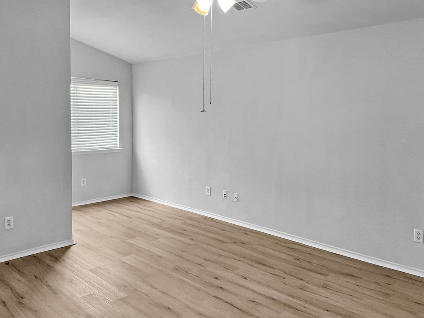 Fort Worth House: 6521 Regina Dr