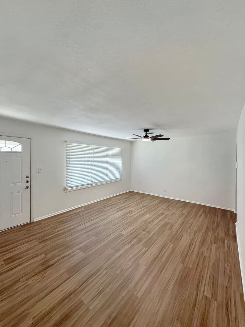 Fort Worth House: 8016 Wyatt Dr