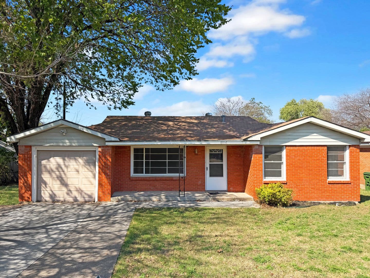 Fort Worth House: 8016 Wyatt Dr