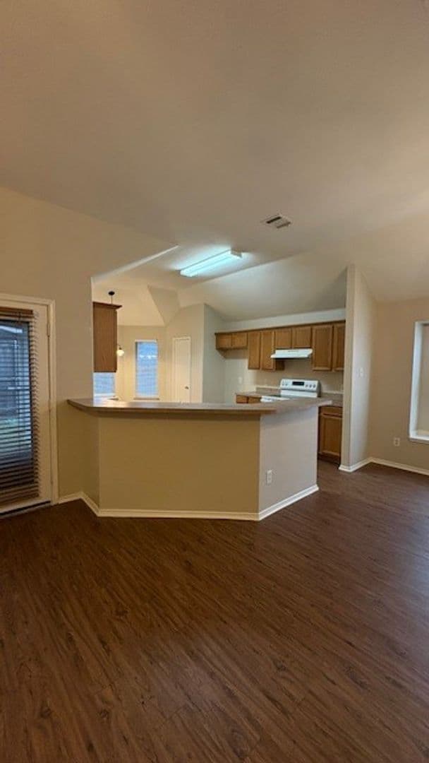 Arlington House: 6602 Sandgate Dr