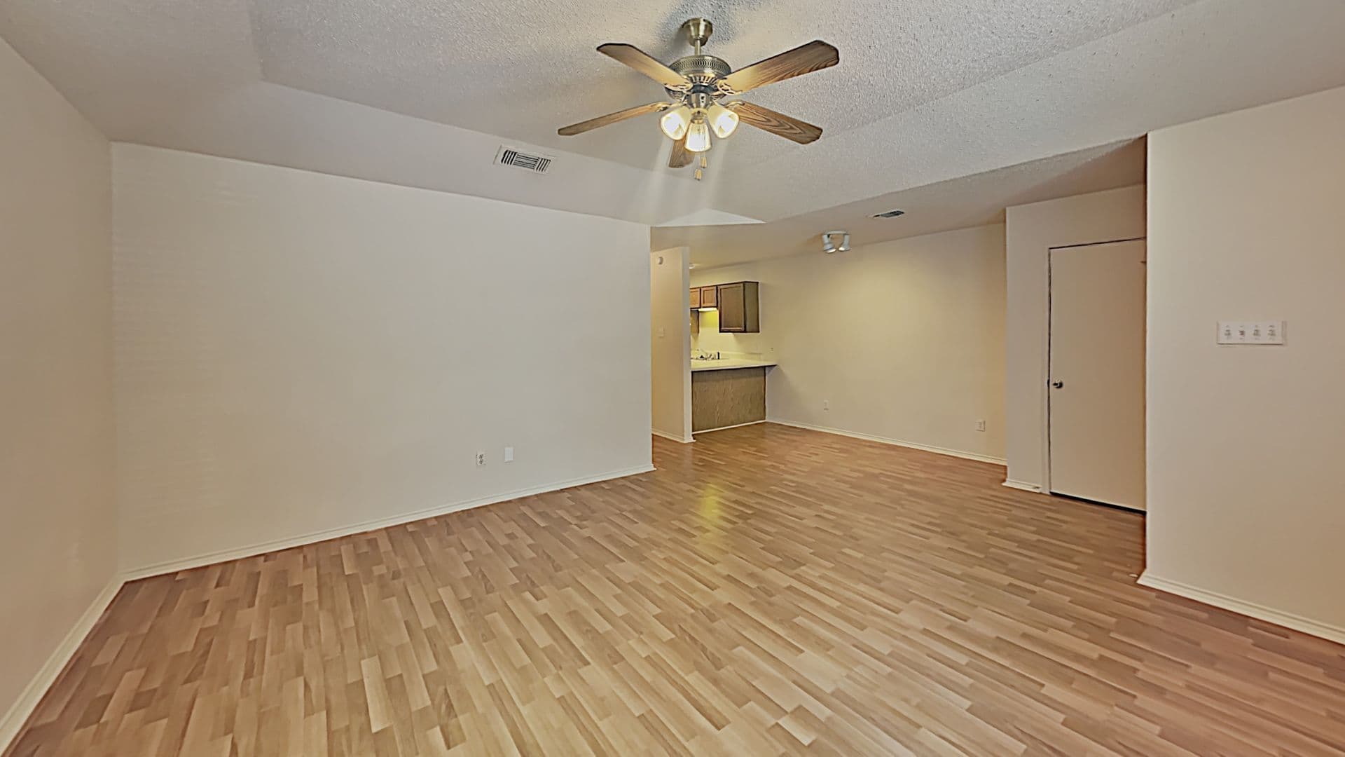 Arlington House: 820 Mirabell Ct