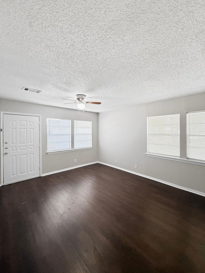 Fort Worth House: 3520 Western Ave
