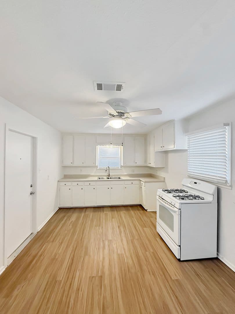 Fort Worth House: 8016 Wyatt Dr