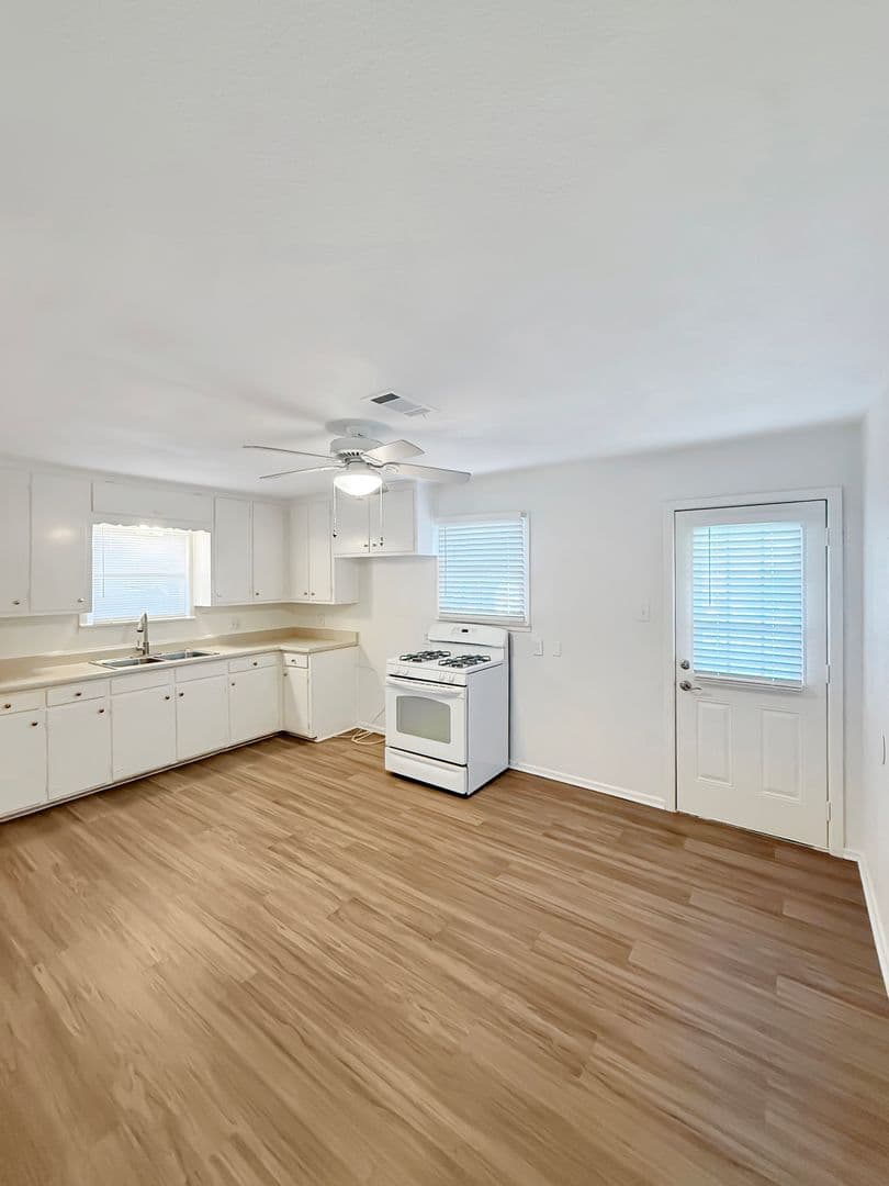 Fort Worth House: 8016 Wyatt Dr
