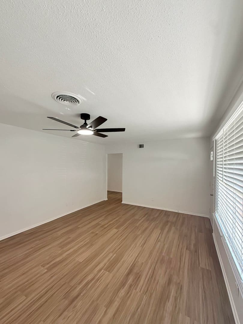 Fort Worth House: 8016 Wyatt Dr