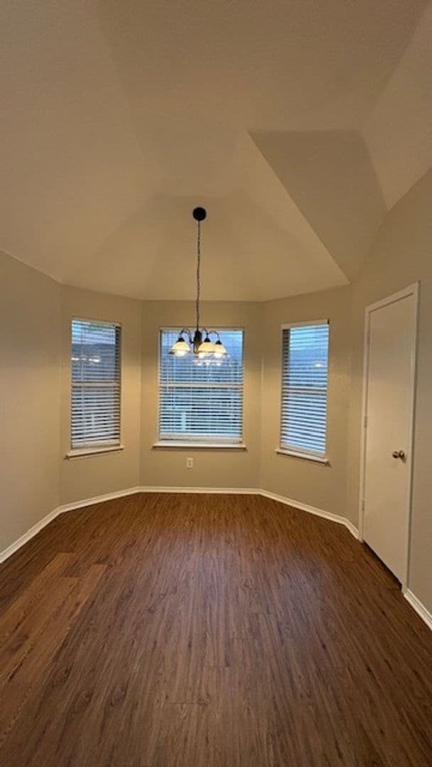 Arlington House: 6602 Sandgate Dr