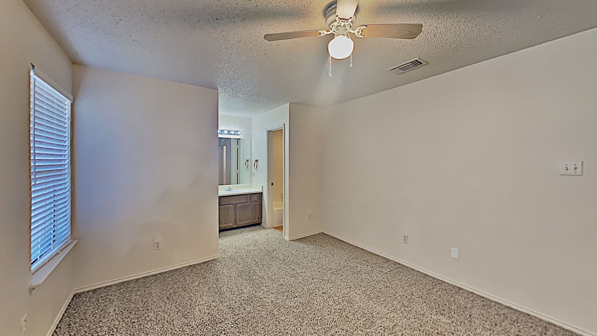 Arlington House: 820 Mirabell Ct