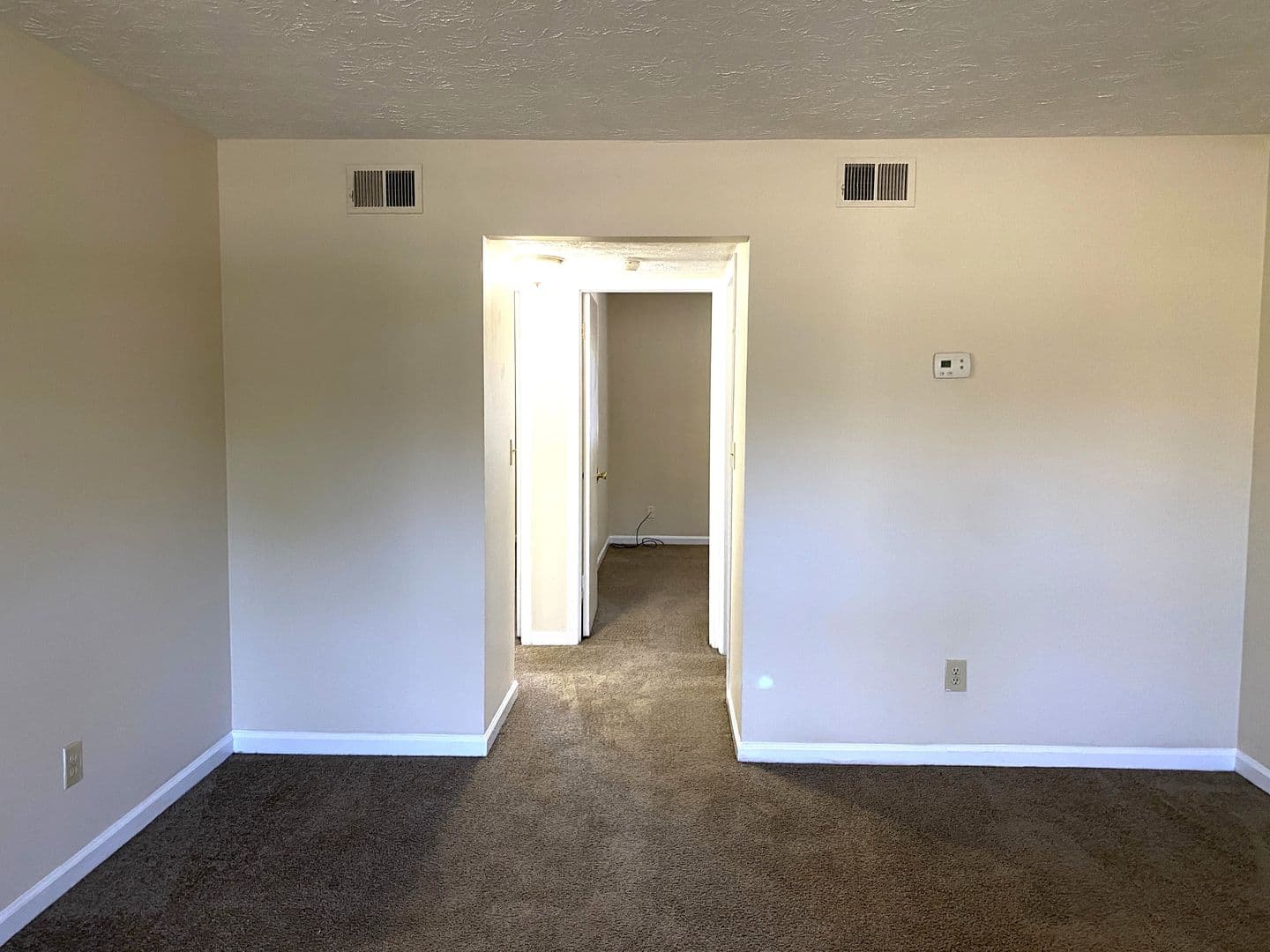 Lexington House: 3712 Camelot Drive #2