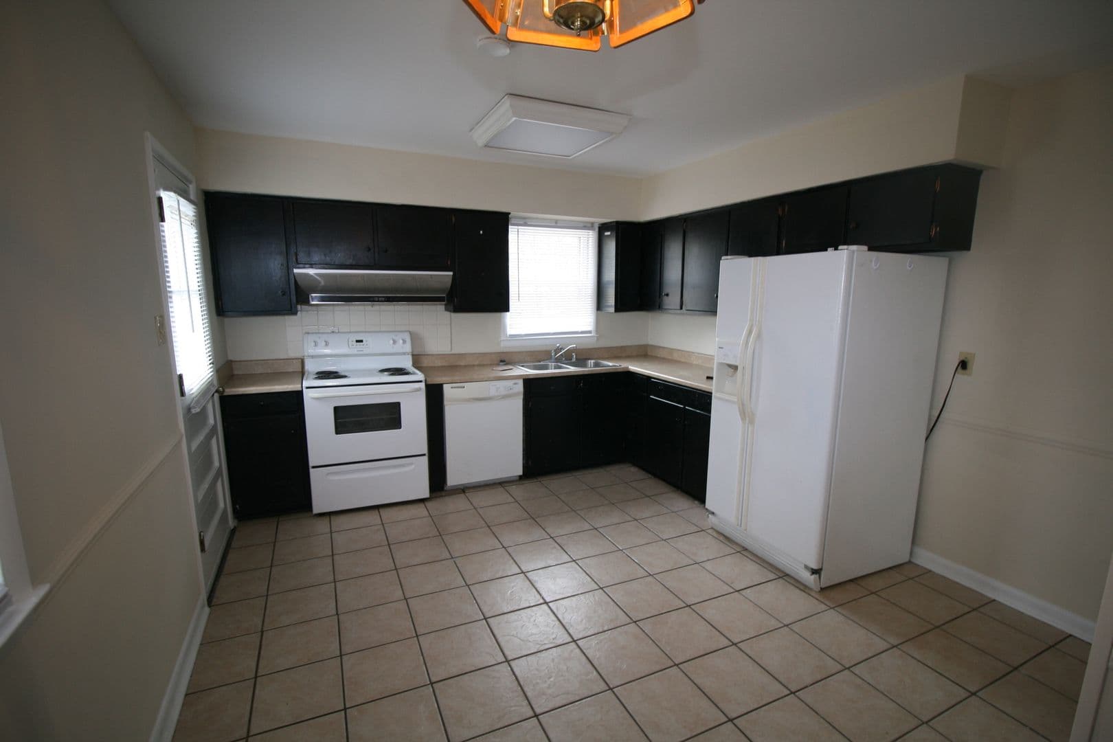 Lexington House: 402 Greenlawn Court