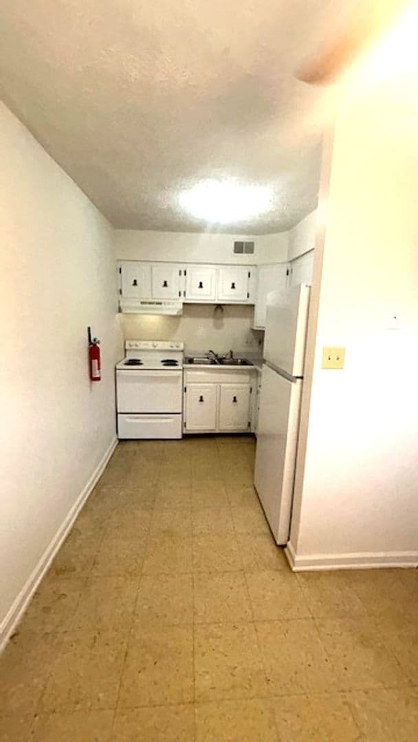Lexington House: 1809 Gerald Drive Apt A