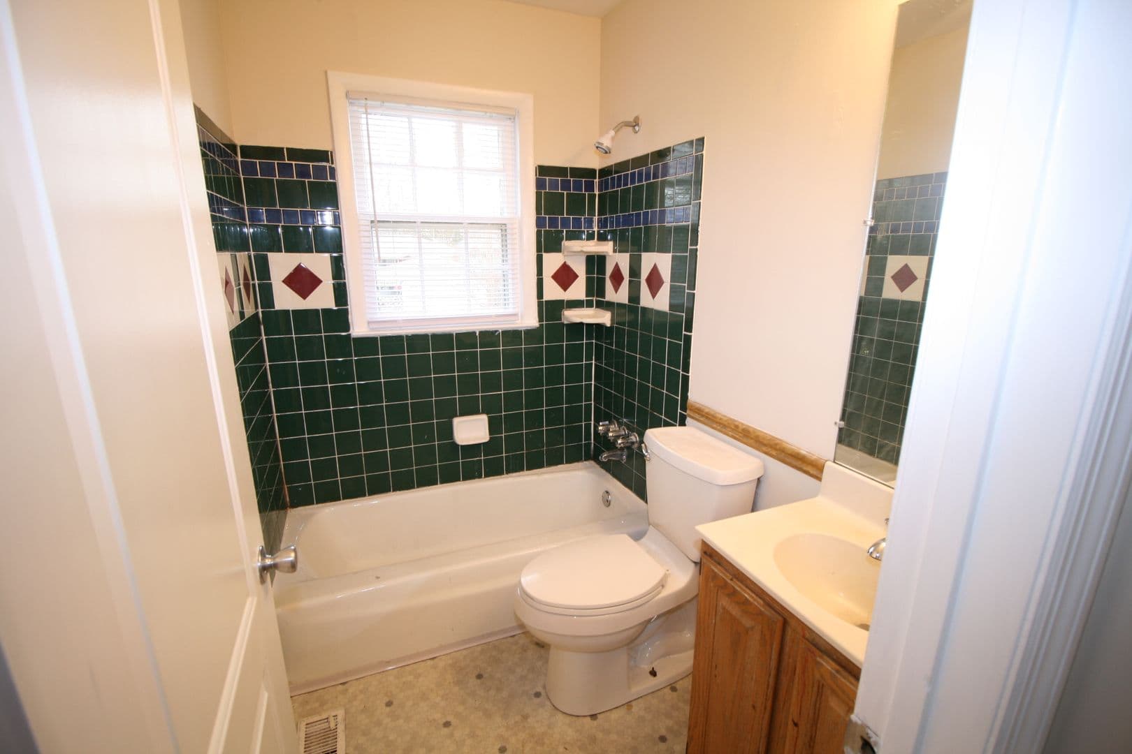 Lexington House: 402 Greenlawn Court