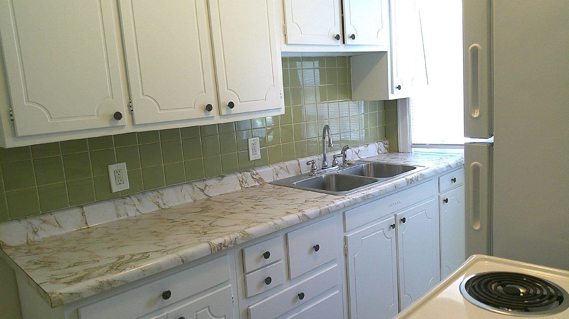 Lexington House: 493 Bob-O-Link Drive