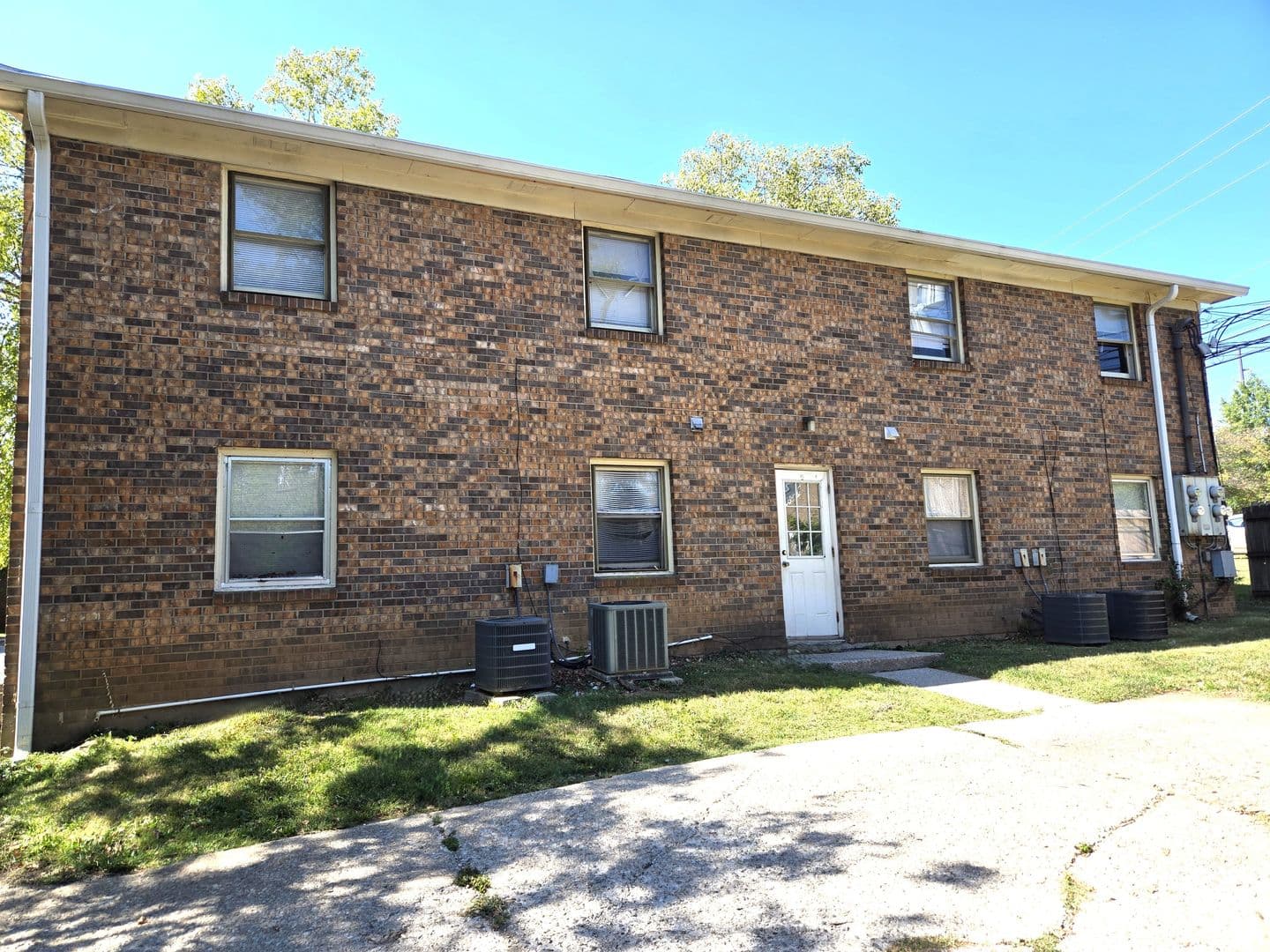 Lexington House: 3712 Camelot Drive #2