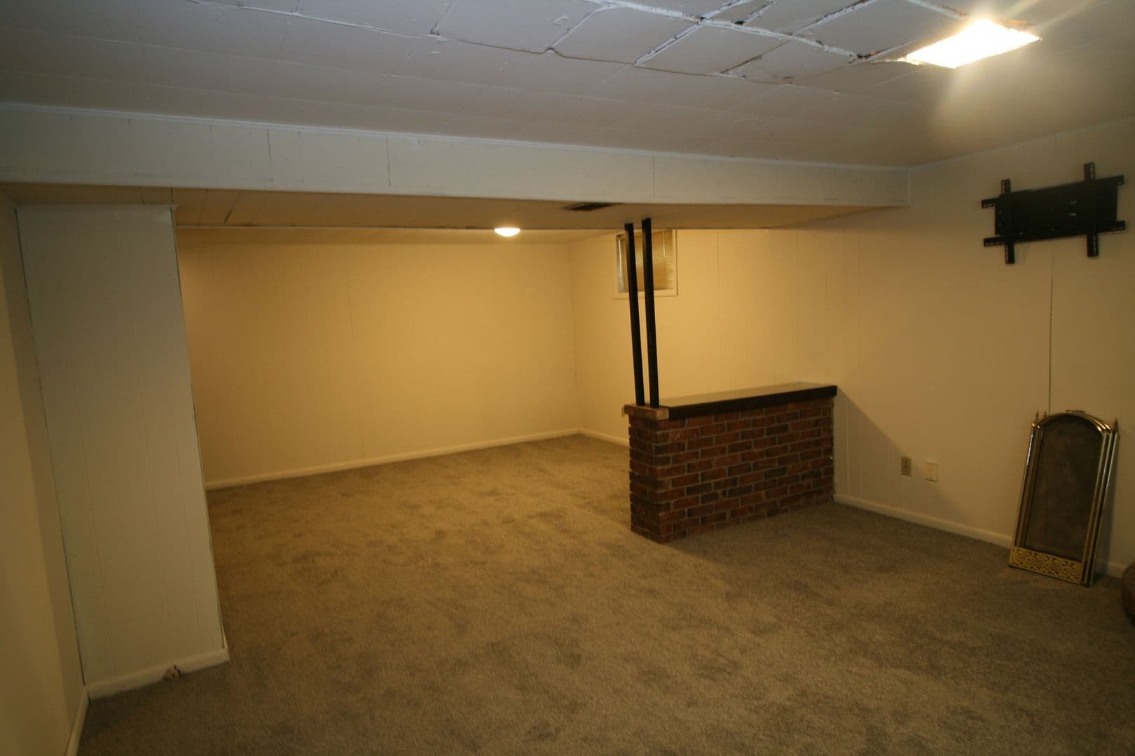 Lexington House: 402 Greenlawn Court