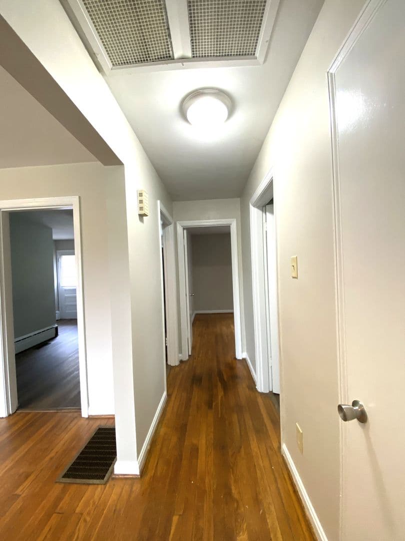 Lexington House: 401 Springhill Drive