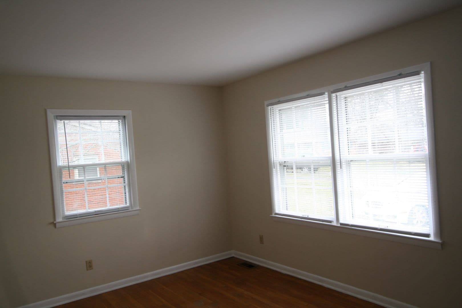 Lexington House: 402 Greenlawn Court