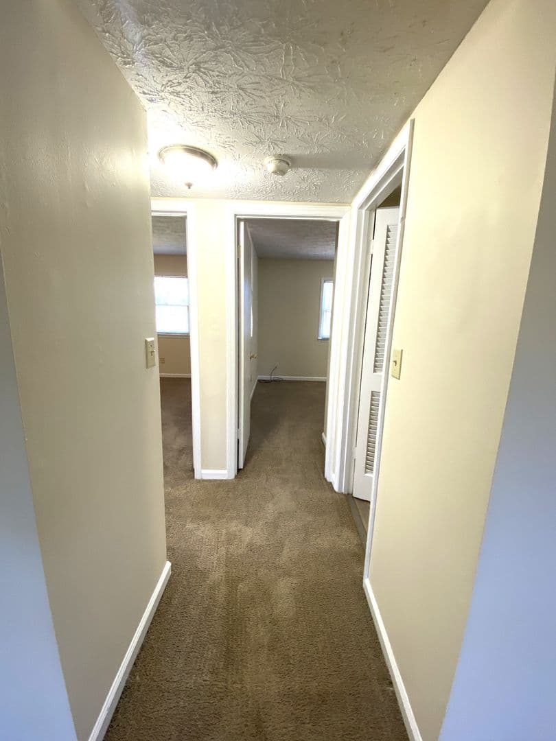 Lexington House: 3712 Camelot Drive #2