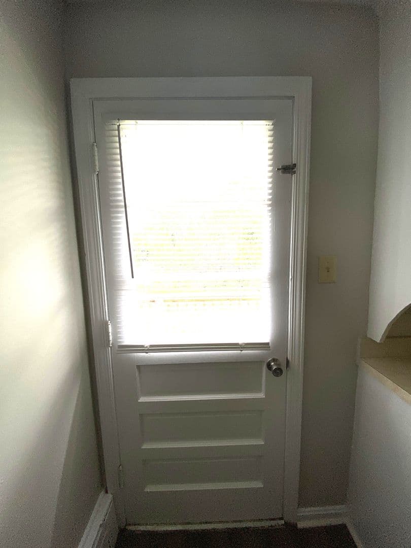 Lexington House: 401 Springhill Drive