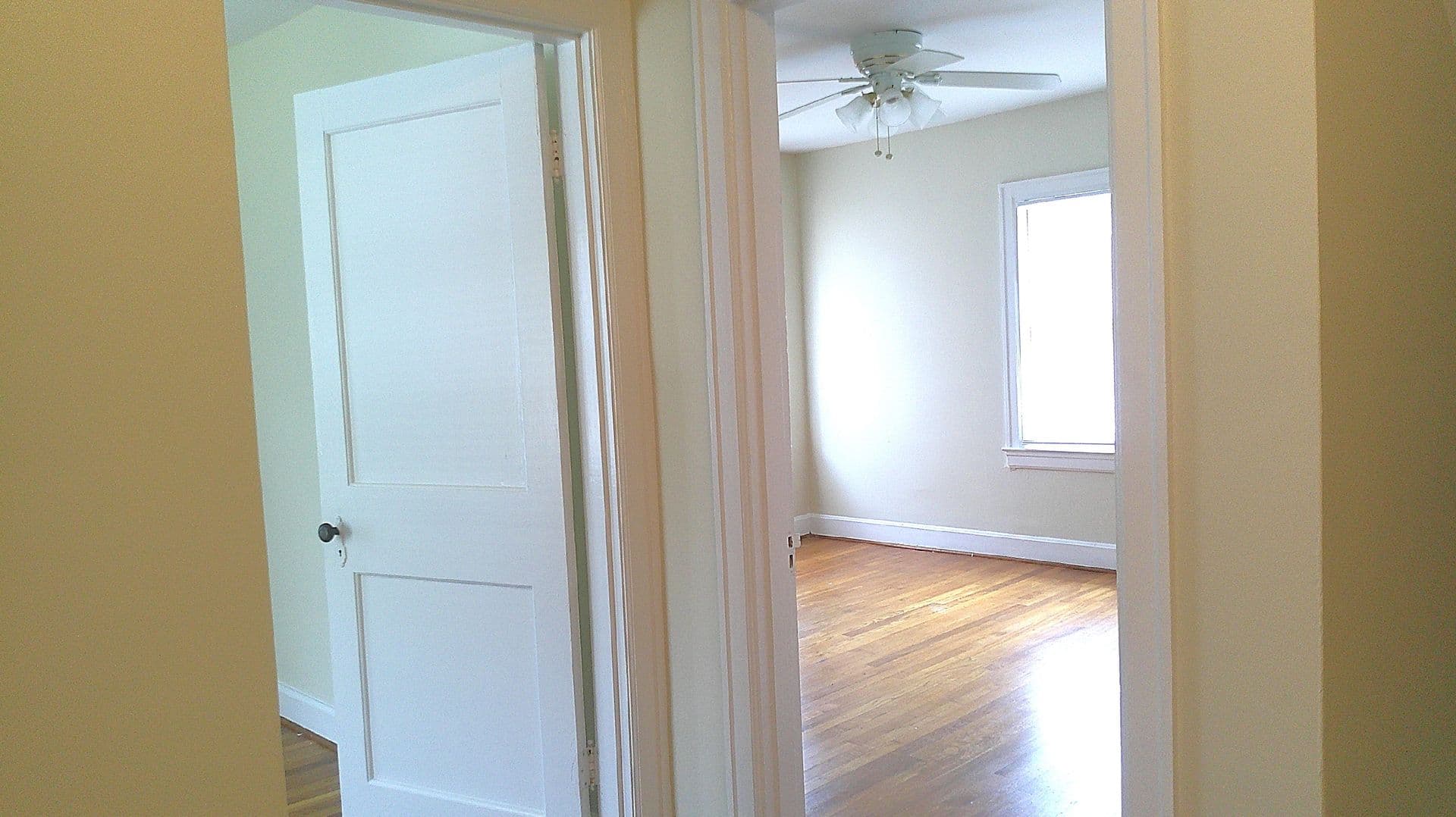Lexington House: 493 Bob-O-Link Drive