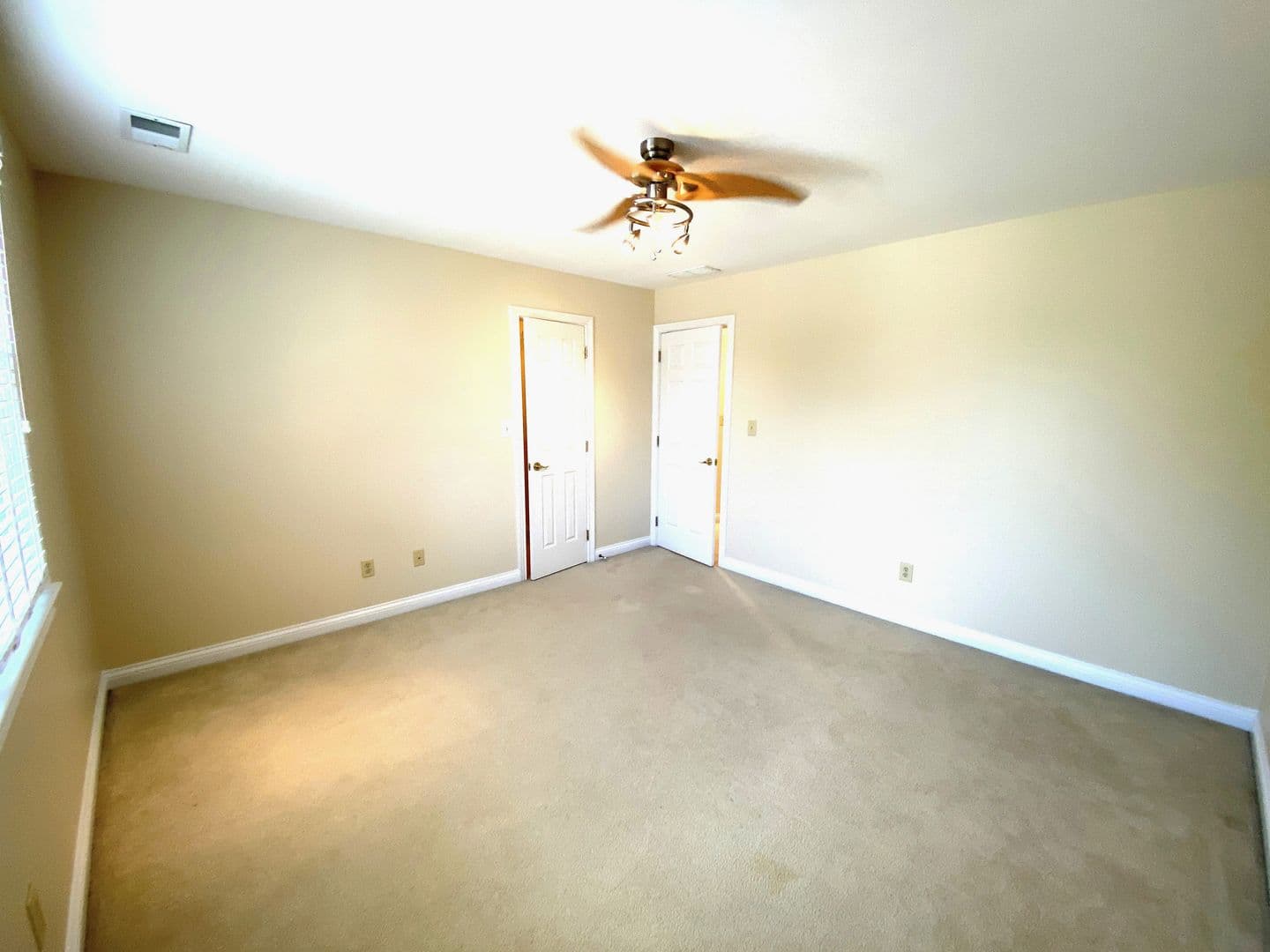 Lexington House: 4224 Evergreen Drive