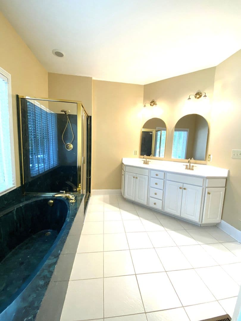 Lexington House: 4224 Evergreen Drive