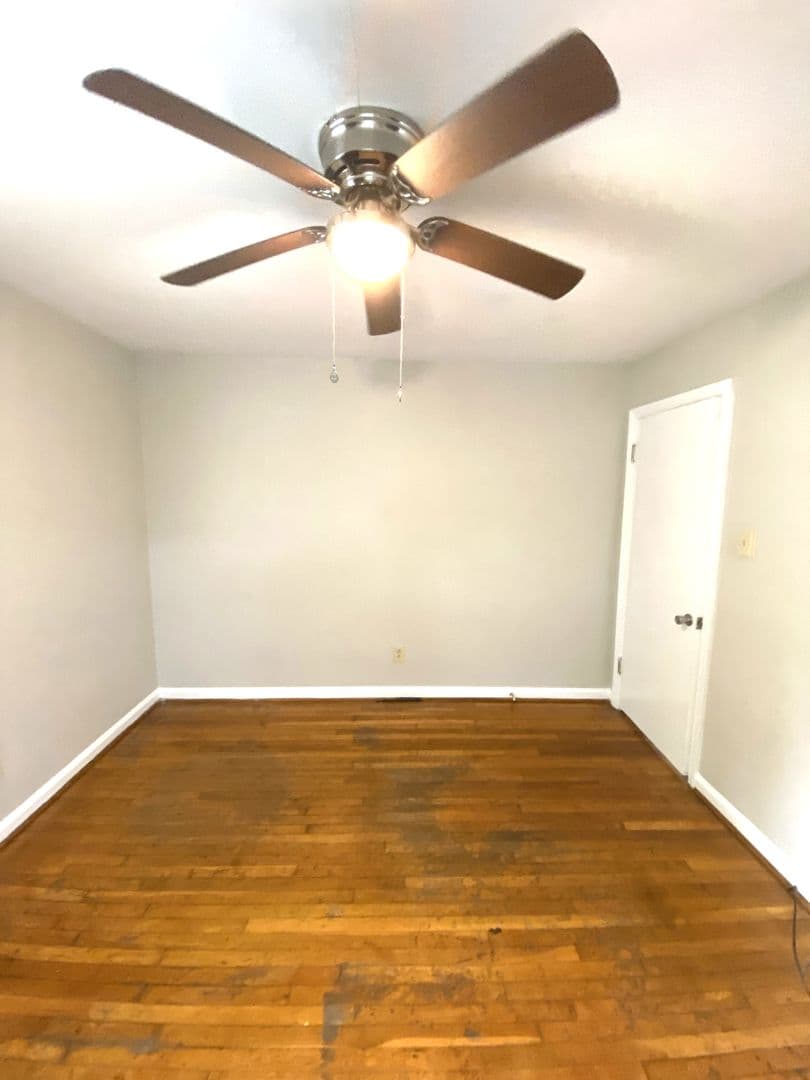 Lexington House: 401 Springhill Drive