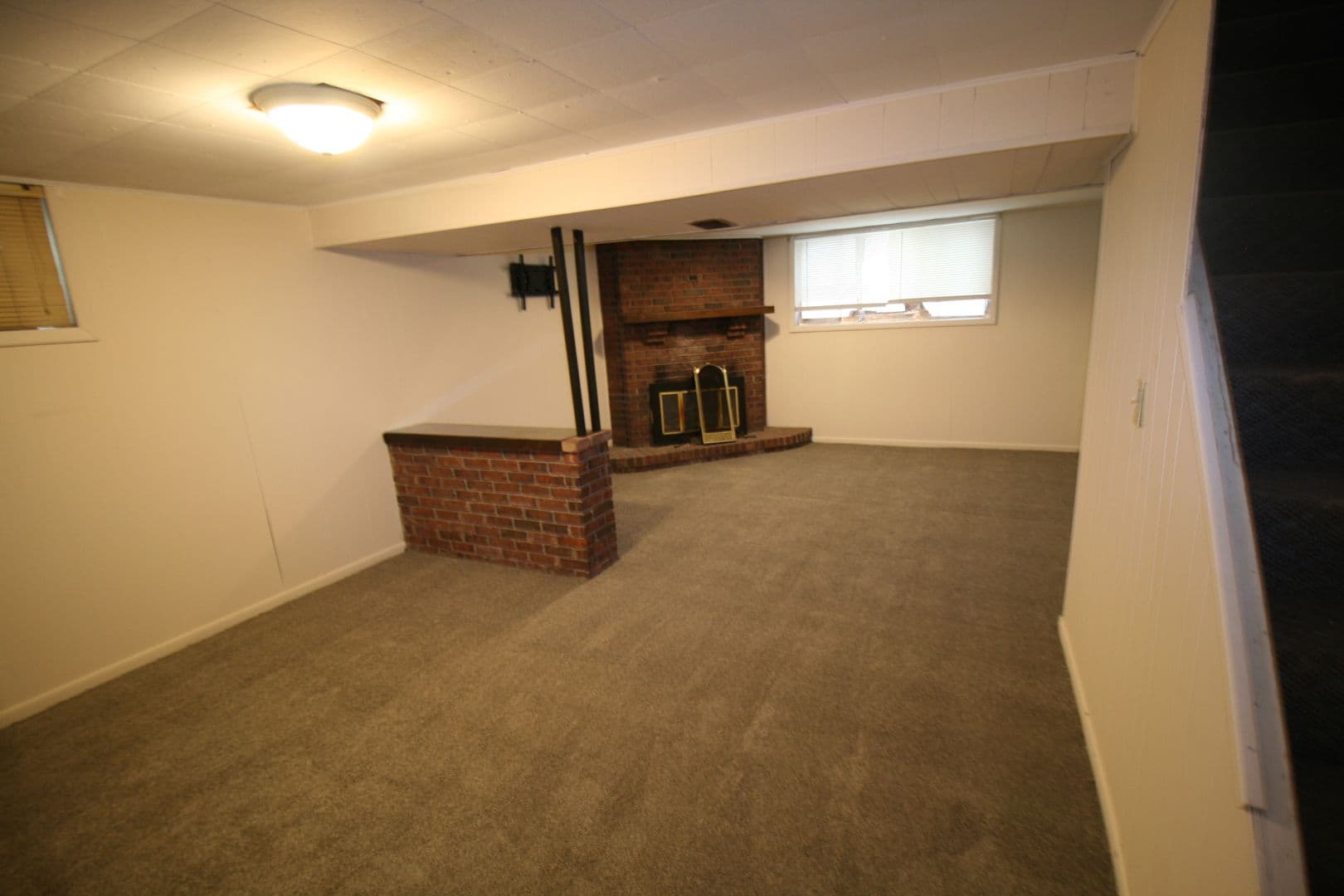 Lexington House: 402 Greenlawn Court