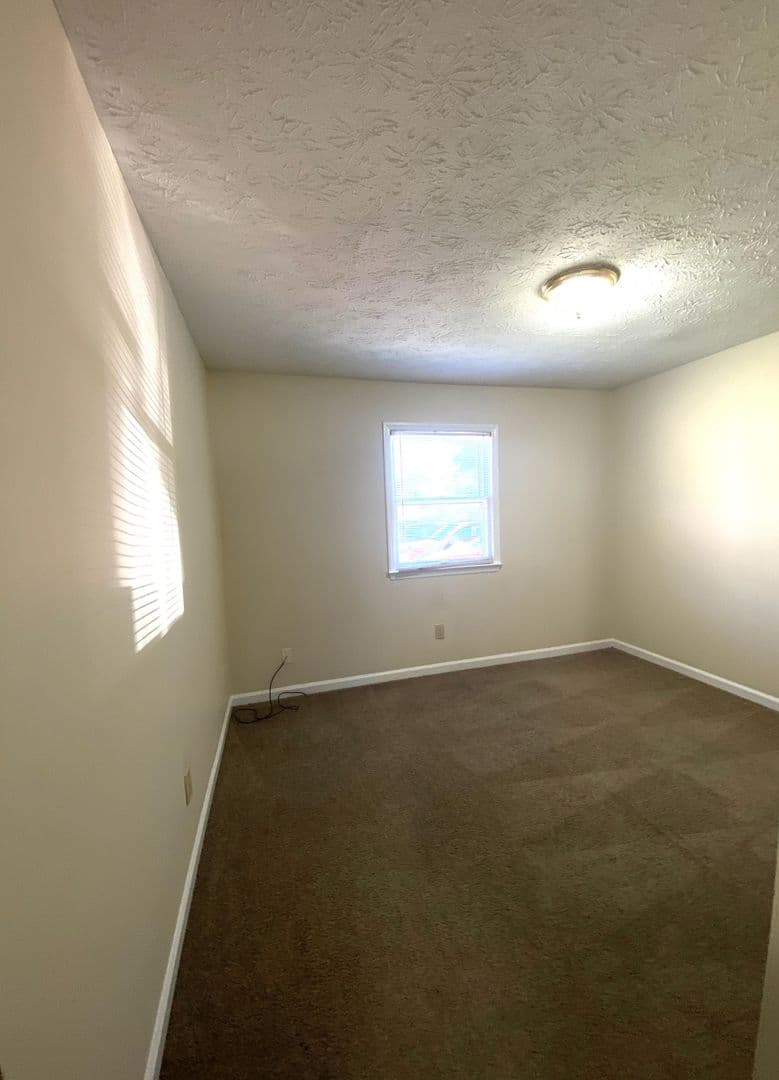 Lexington House: 3712 Camelot Drive #2