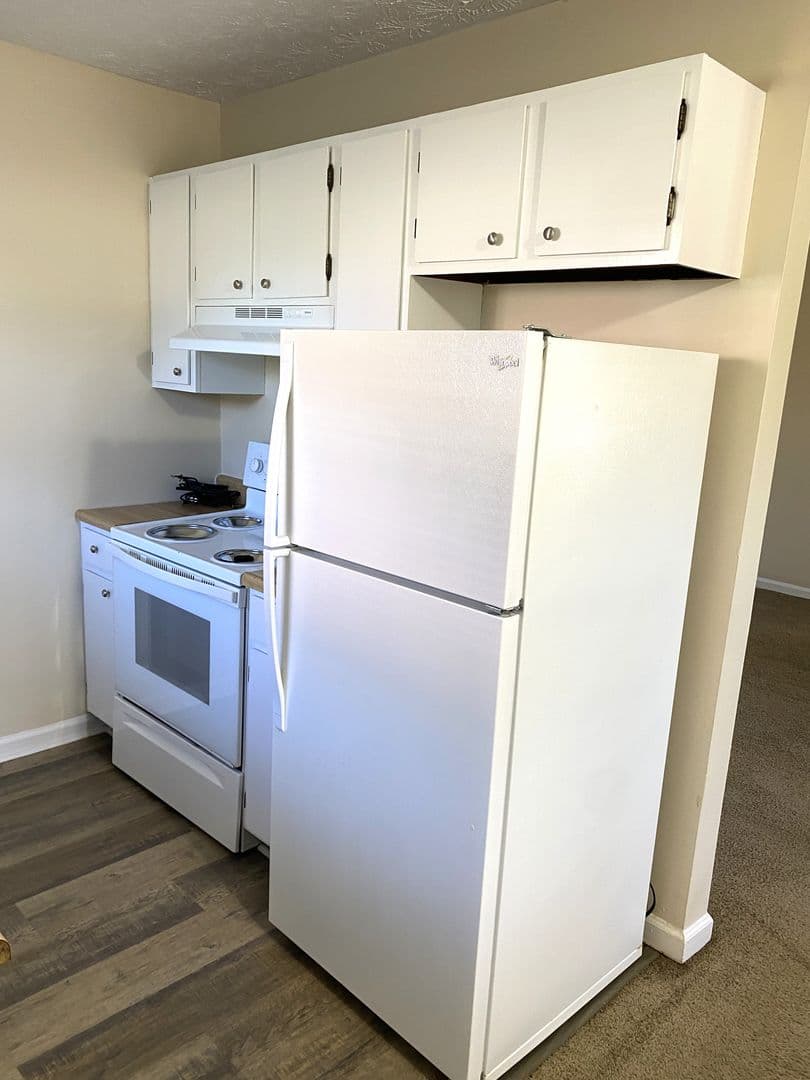 Lexington House: 3712 Camelot Drive #2