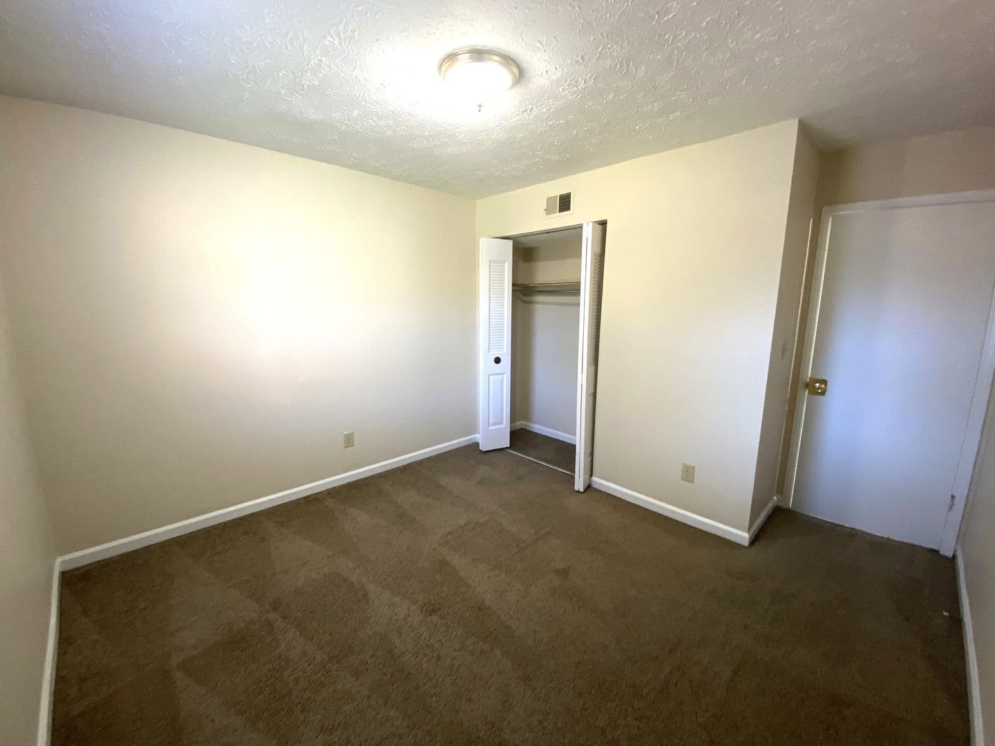 Lexington House: 3712 Camelot Drive #2