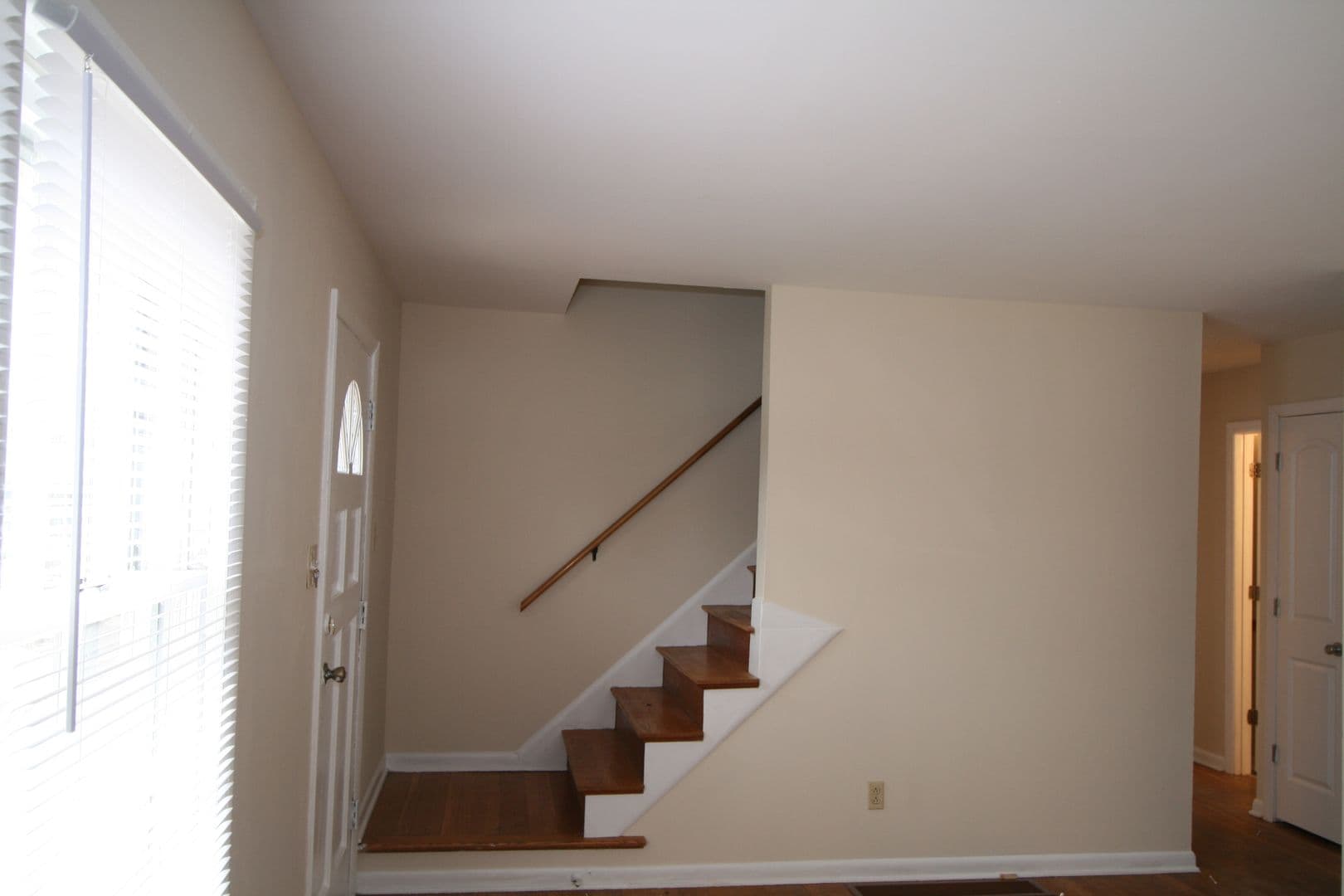 Lexington House: 402 Greenlawn Court