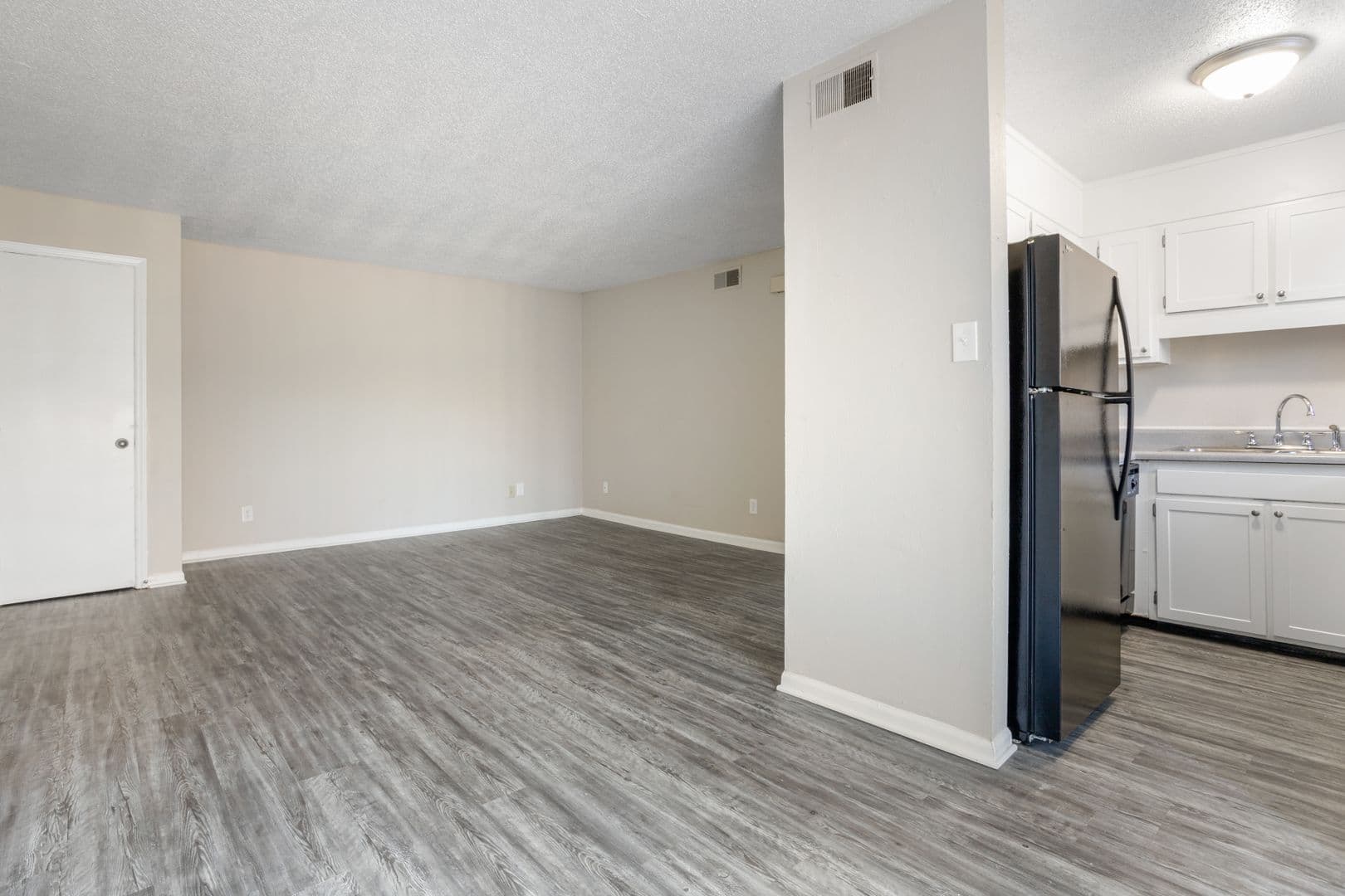 Greensboro Apartment: 4228 United St