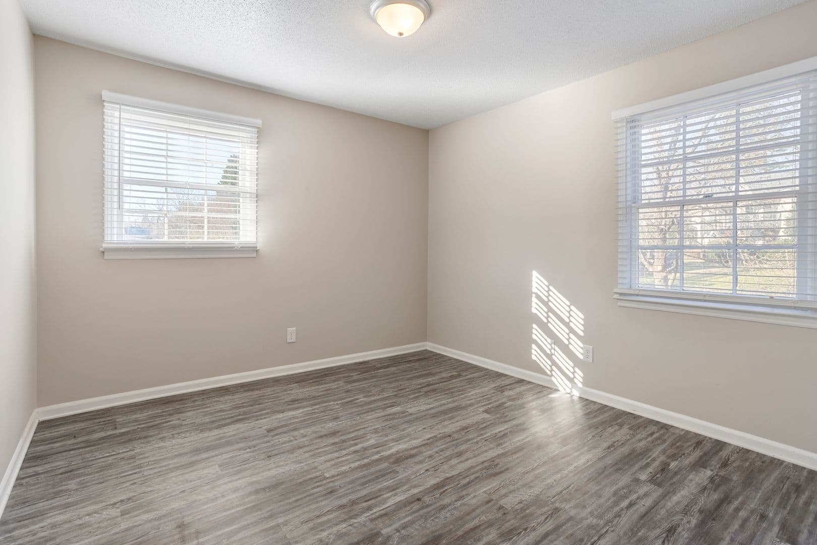 Greensboro Apartment: 4228 United St