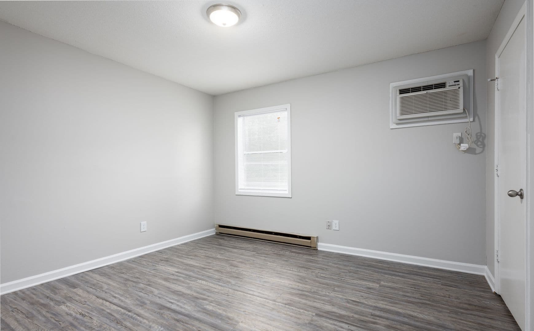 Kernersville Apartment: 310 Jefferson St