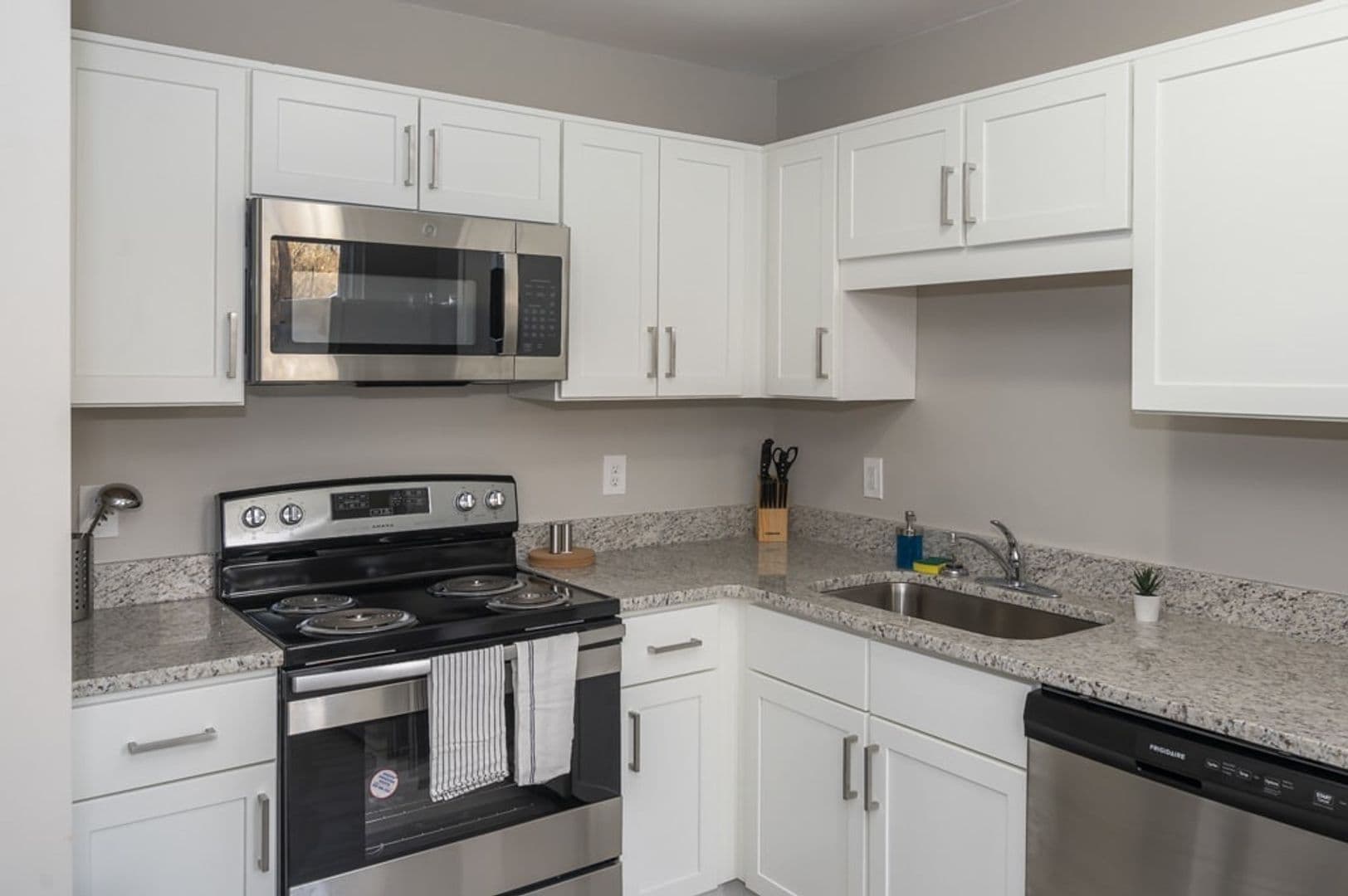 Durham Apartment: 2246-2314 S Roxboro St