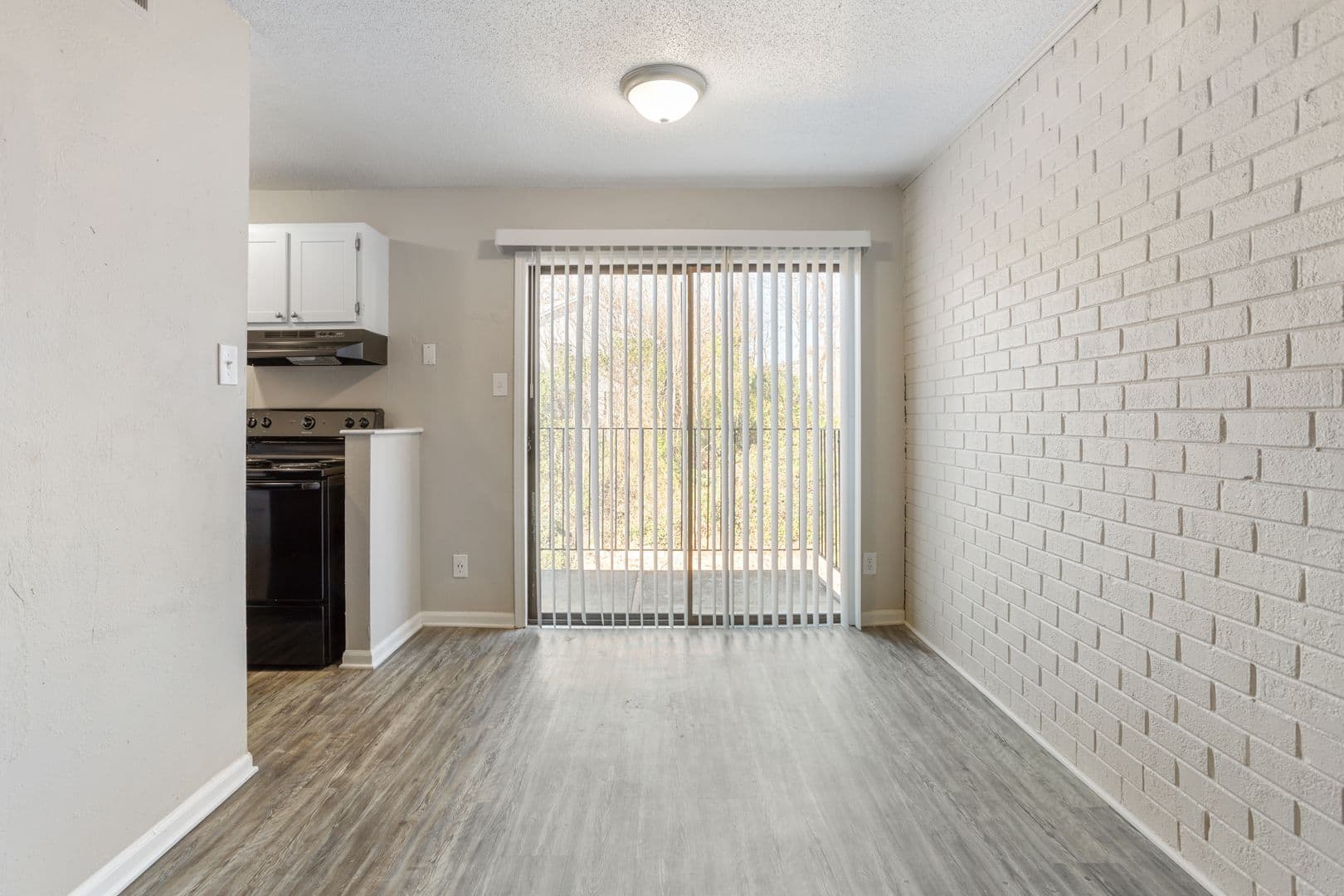 Greensboro Apartment: 4228 United St