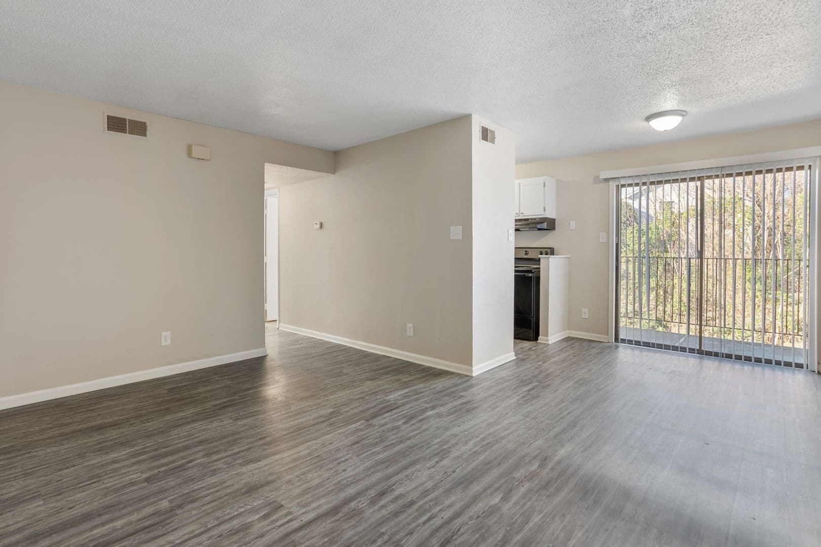 Greensboro Apartment: 4228 United St