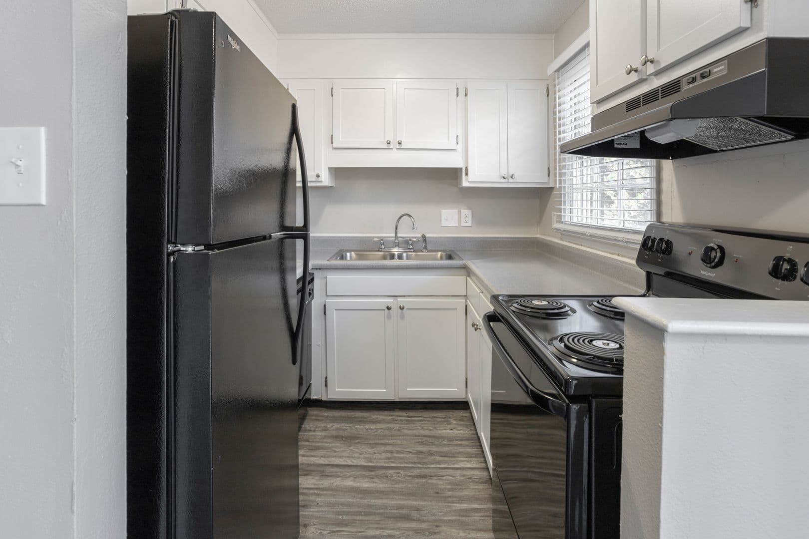 Greensboro Apartment: 4228 United St