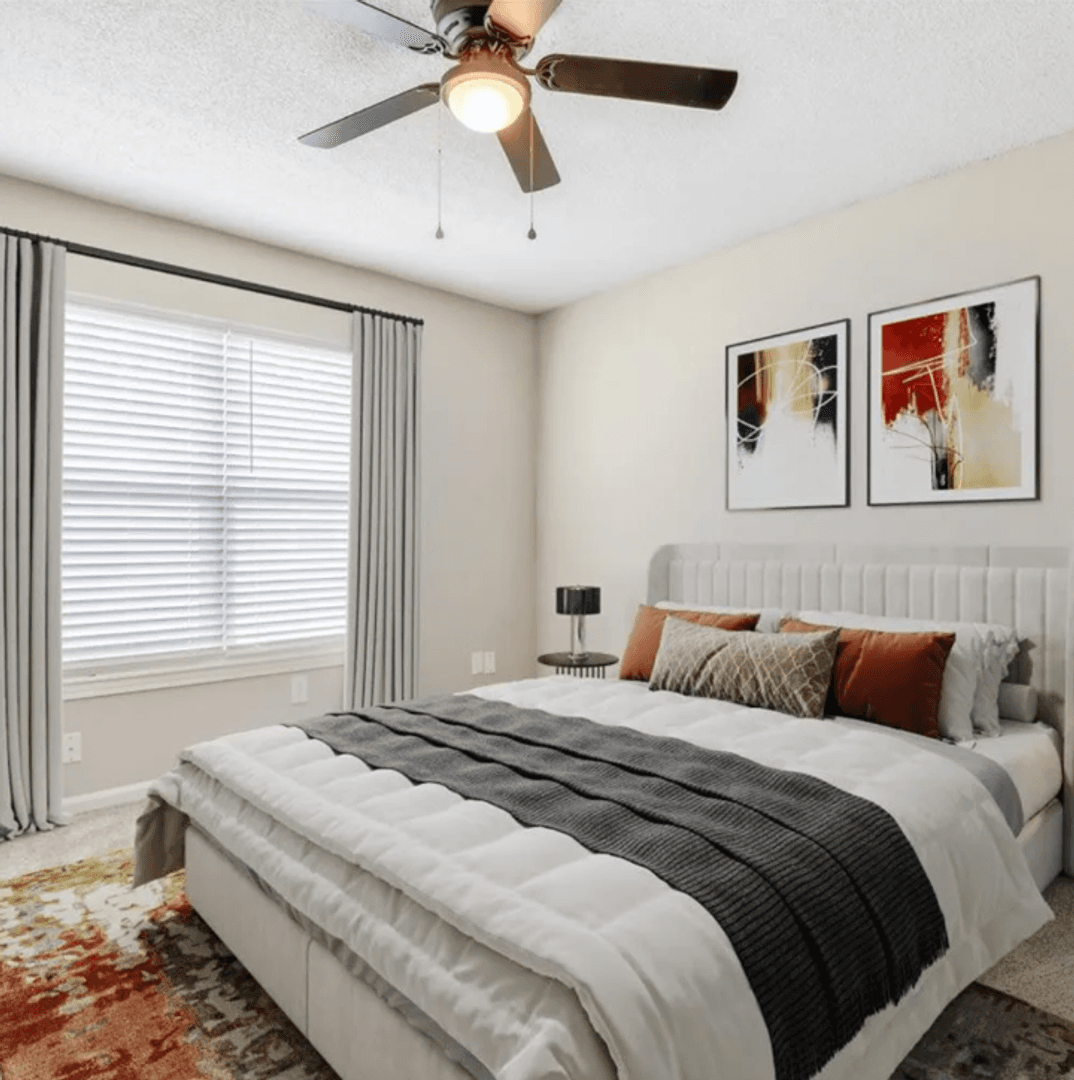 Garden City Apartment: 112 Denmark St