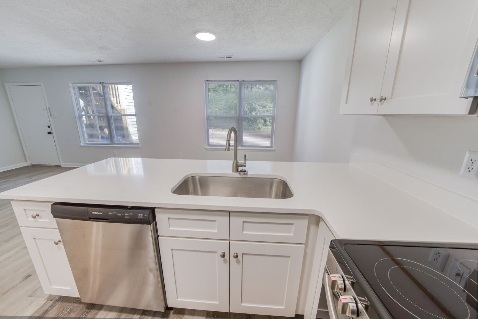 Knightdale Apartment: 335 Railroad St