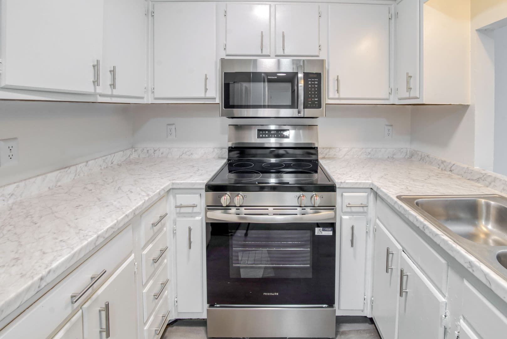 Knightdale Apartment: 335 Railroad St