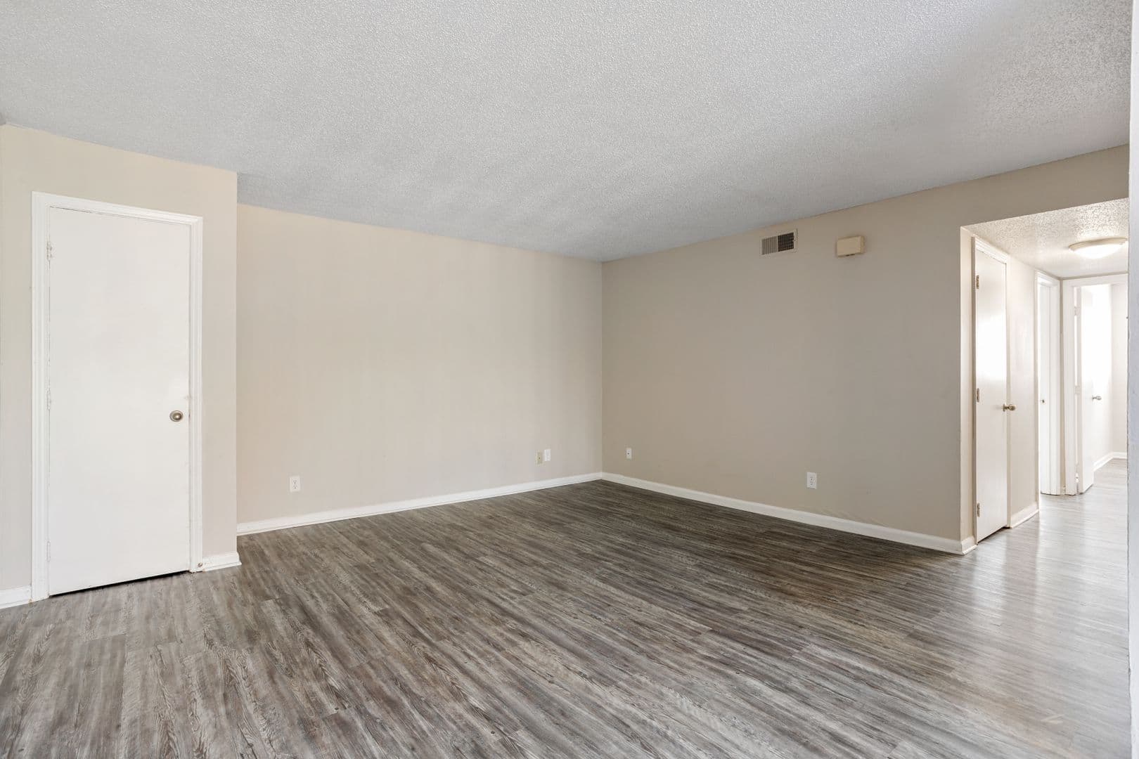 Greensboro Apartment: 4228 United St