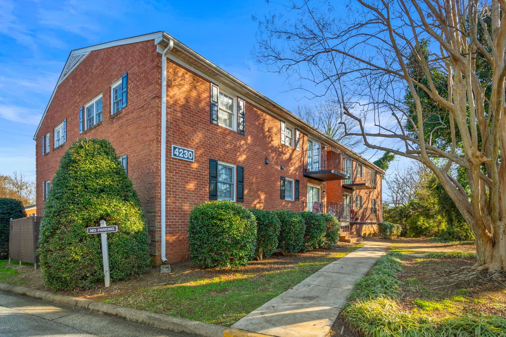 Greensboro Apartment: 4228 United St