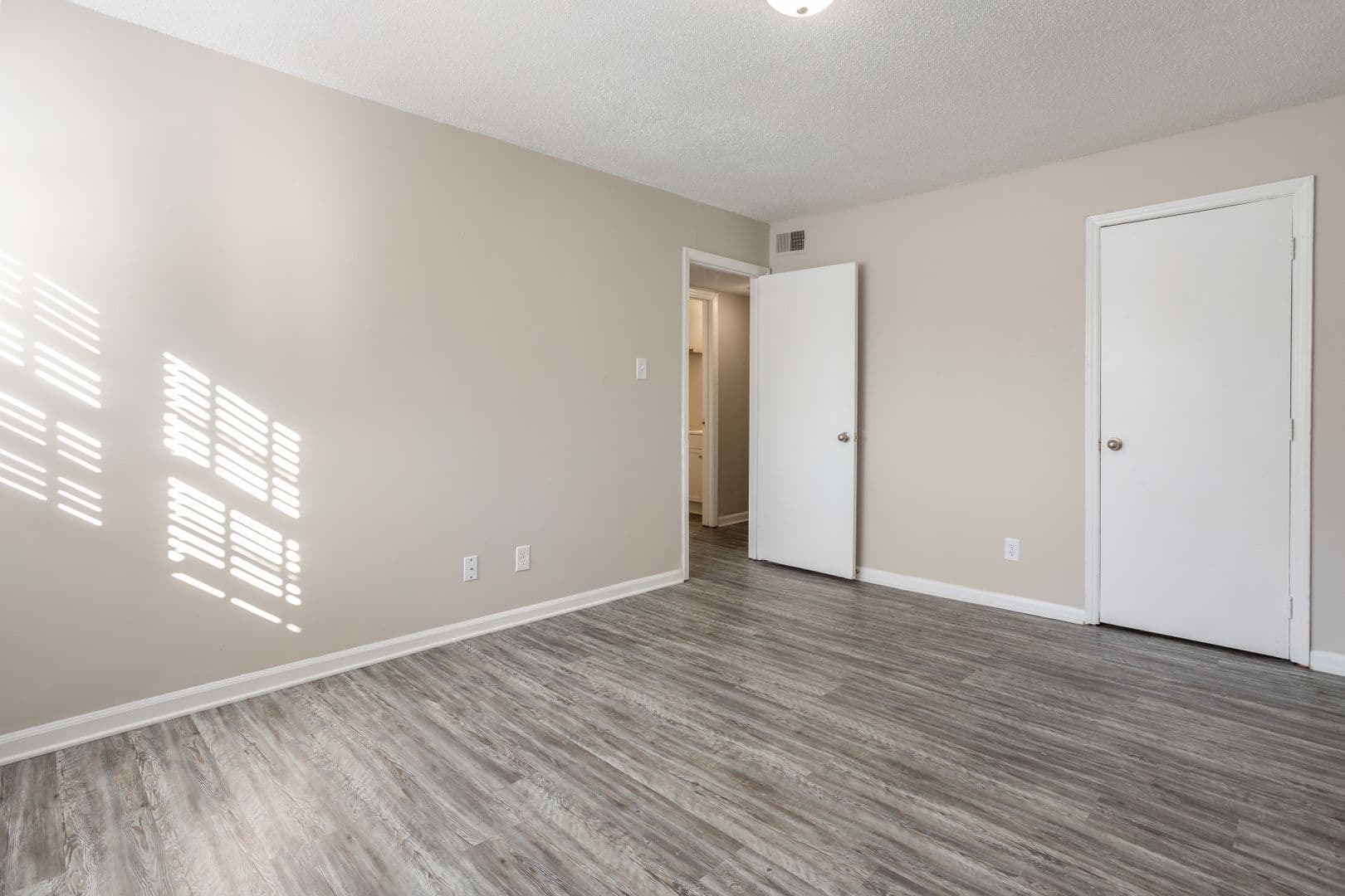 Greensboro Apartment: 4228 United St
