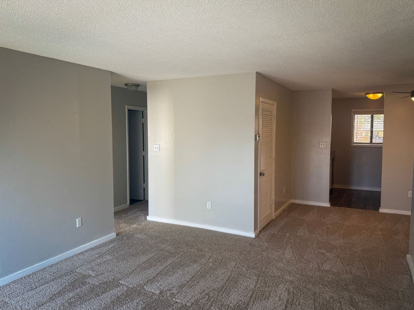 Smithfield Apartment: 950 Berkshire Rd