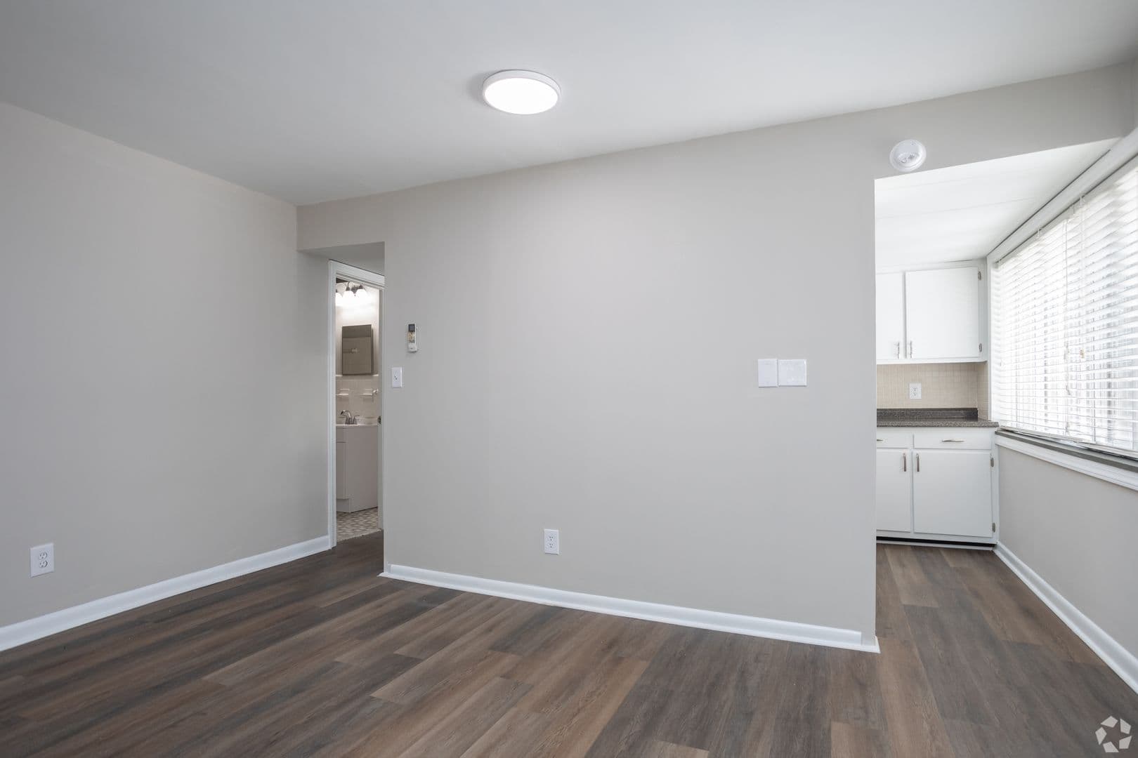 Greenville Apartment: 208 S Elm St