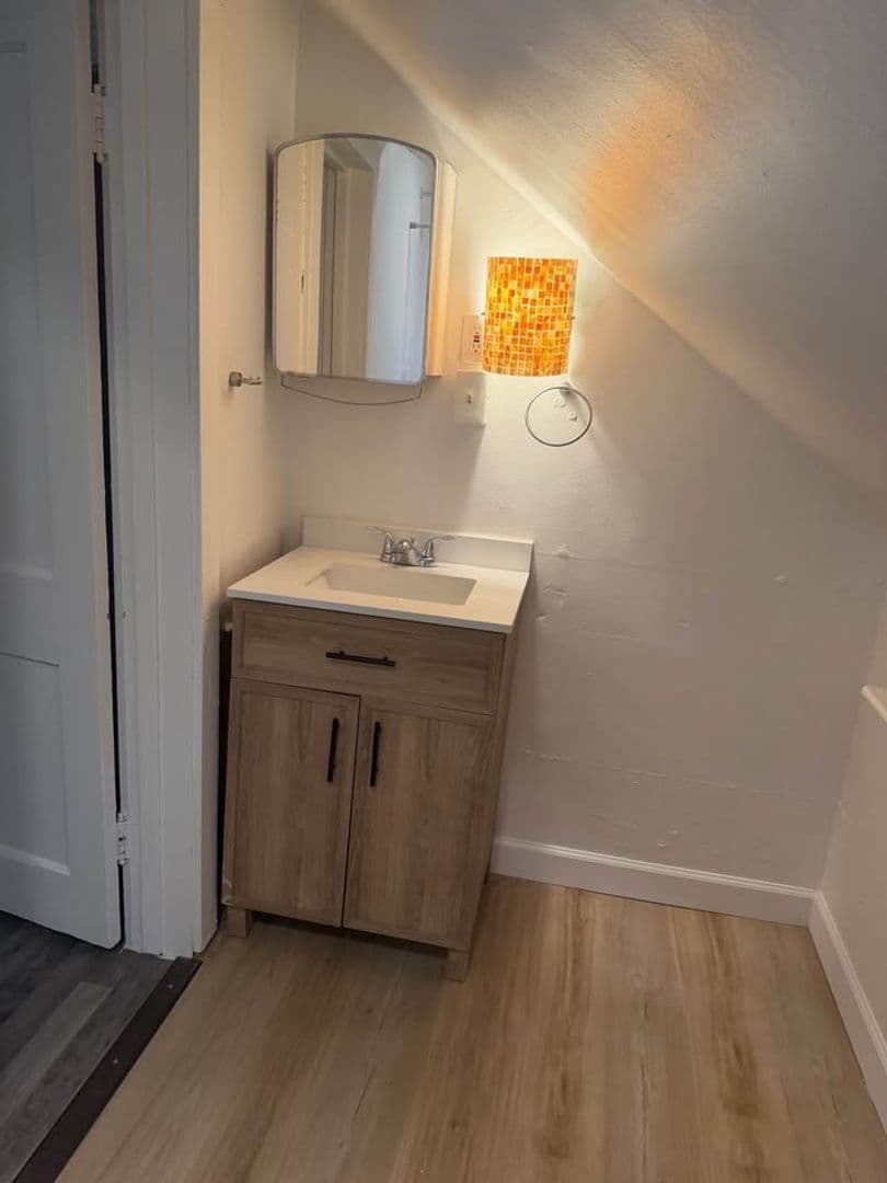 Muskegon Apartment: 402 Monroe Avenue