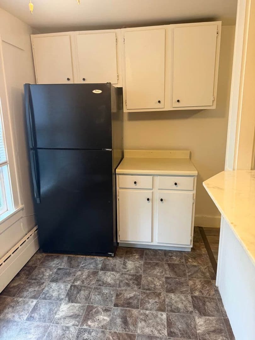 Muskegon Apartment: 402 Monroe Avenue