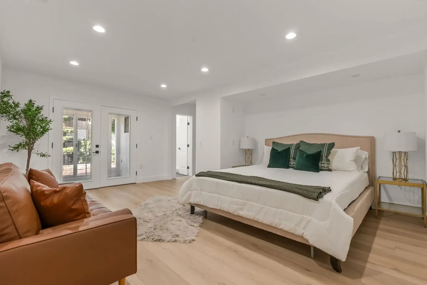 Porter Ranch House: 10856 Topeka Drive