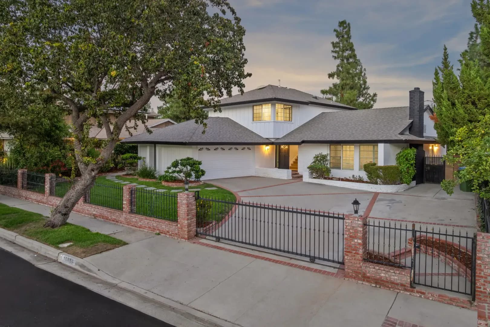 Porter Ranch House: 10856 Topeka Drive